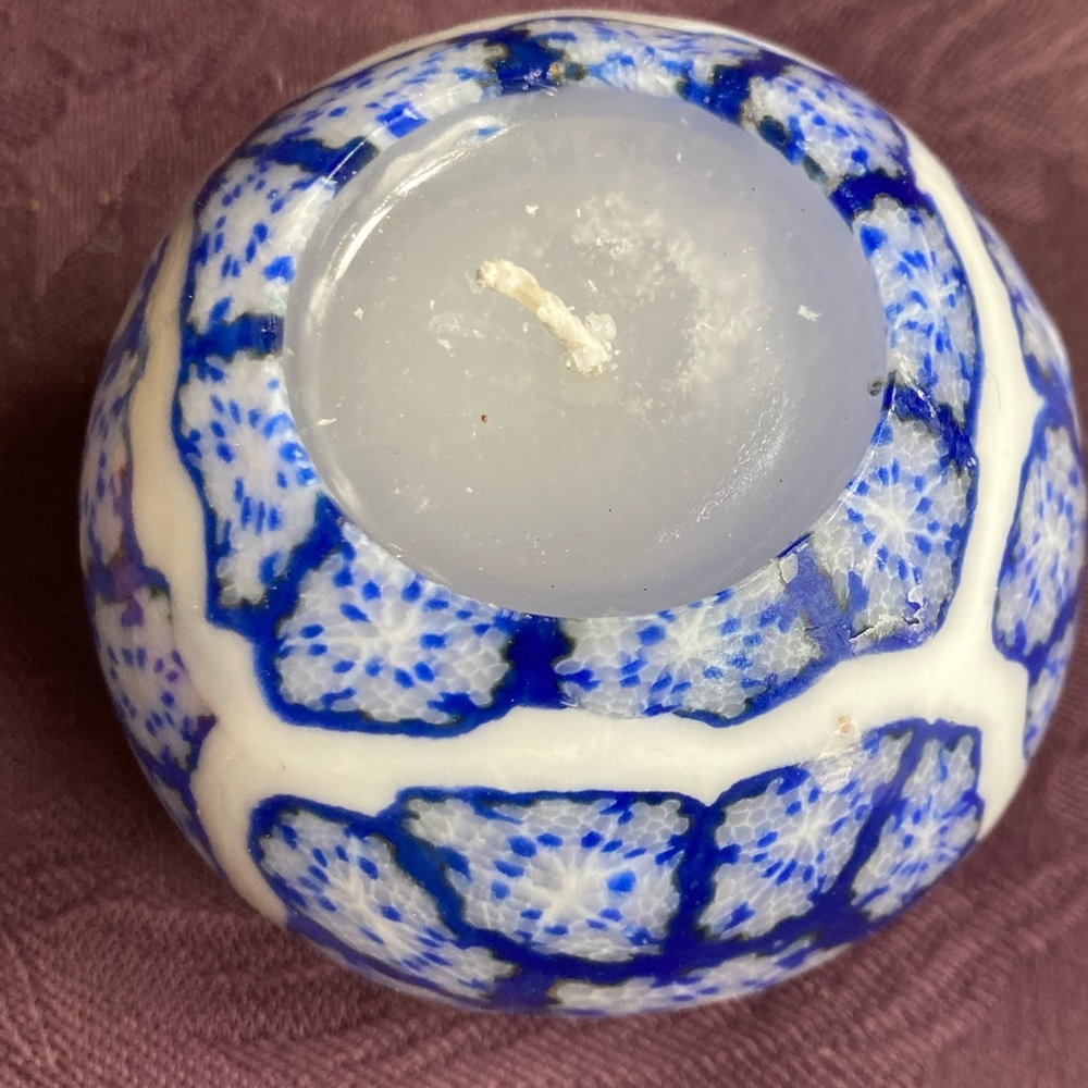 Ball candle with star design